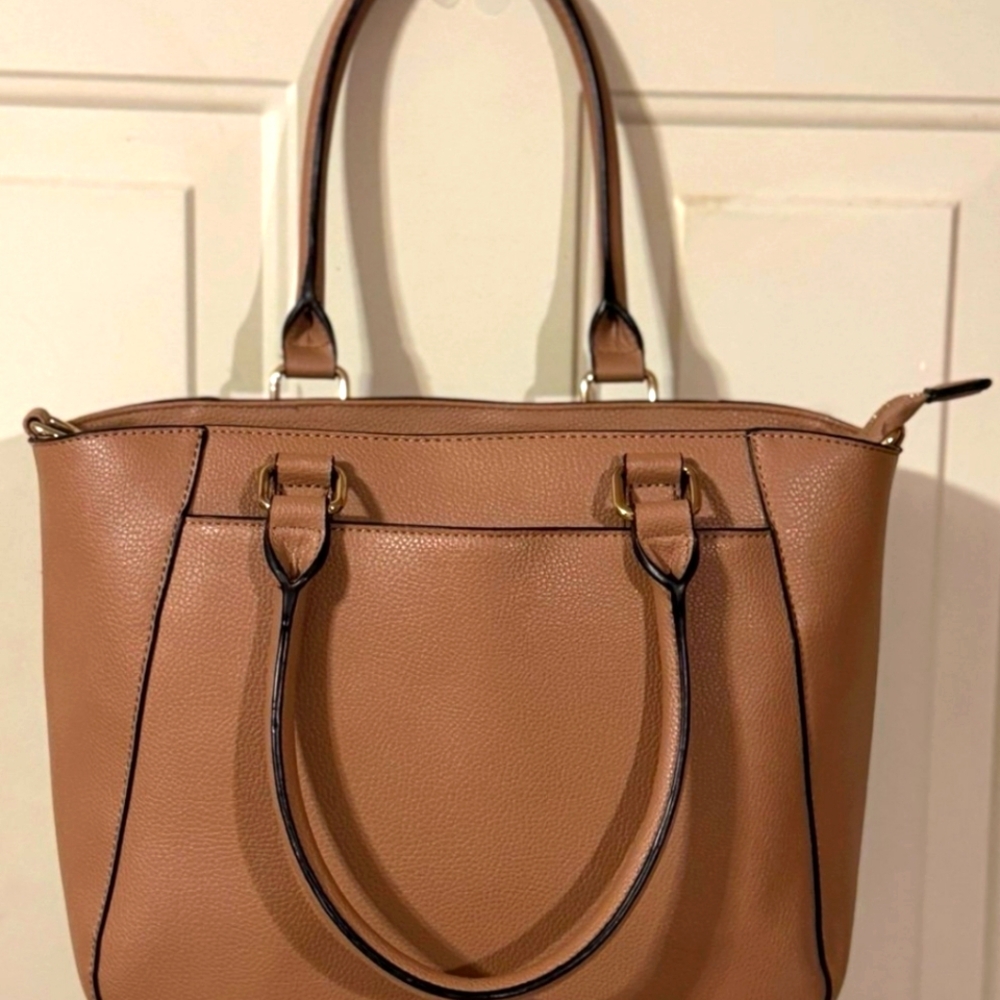NWOT  Leather G. H.Bass American made  Pebbled Leather  Tote Bag/purse